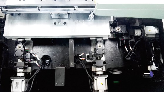 Automatic-Stencil-Printer_Right-Special-Platform-Calibration